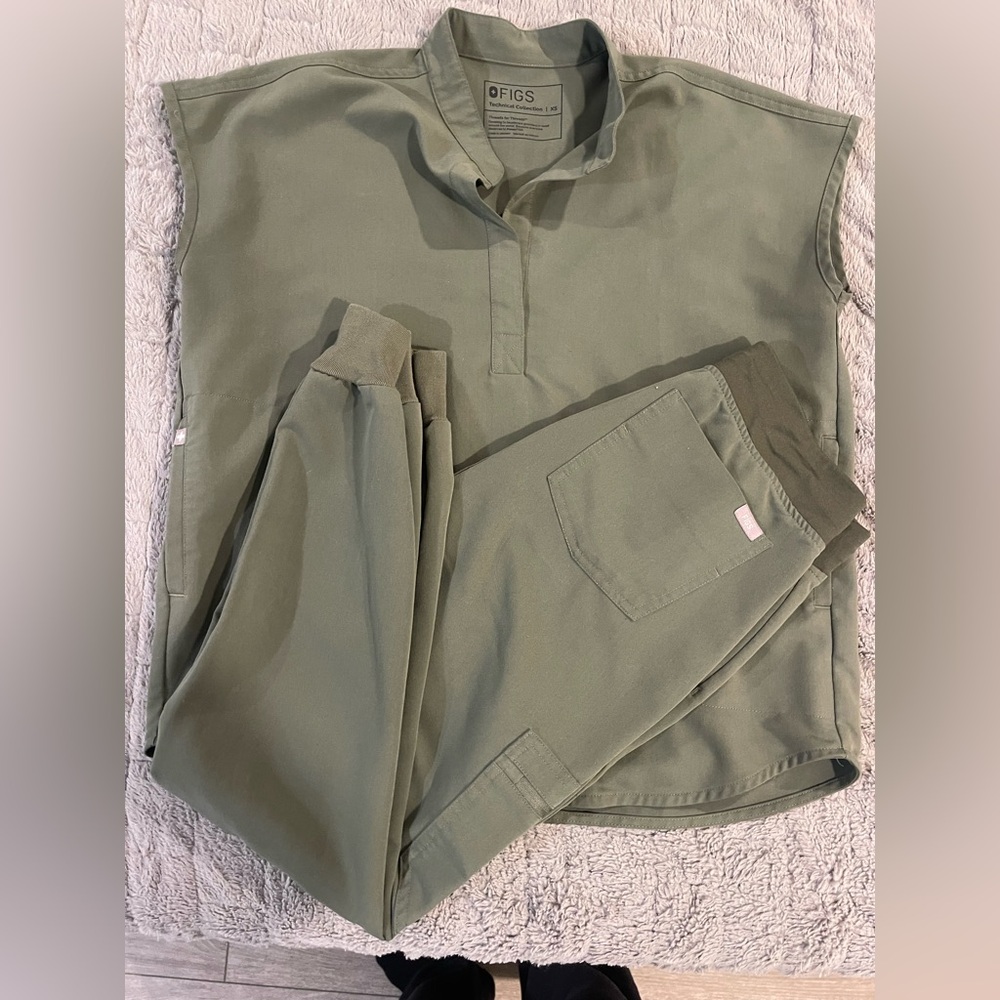 Figs Jogger TWO PIECE Set - Size [XS] - $55 (Original Price $86)